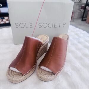 New in Box Sole Society Caleena Espadrille Wedges Sandals Acacia Tan 9M